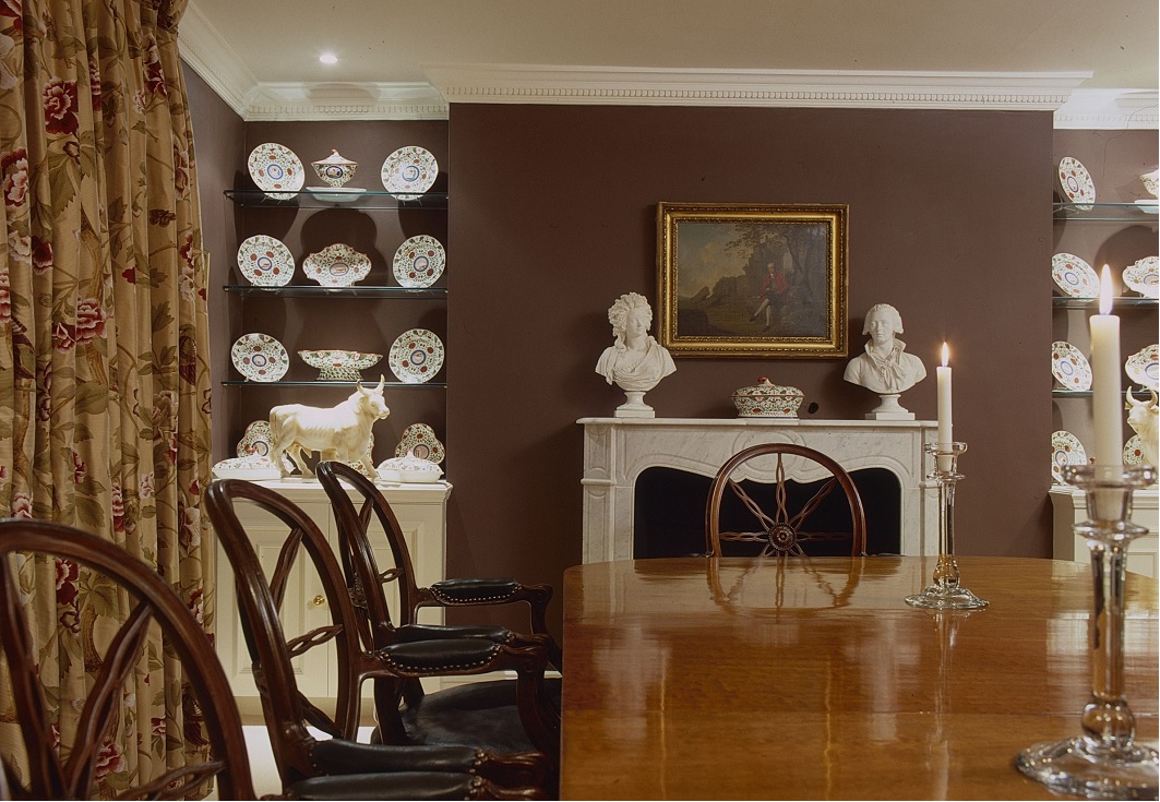 Interior Deign Example Photo - Classic Dining Room =